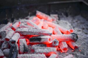 ¿Se puede reutilizar el carbón de la barbacoa?